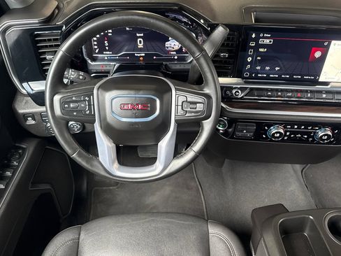 Used 2025 GMC Sierra 1500 SLT AWD/4WD image 15