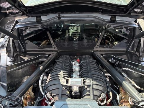 Used 2024 Chevrolet Corvette Z06 RWD image 11