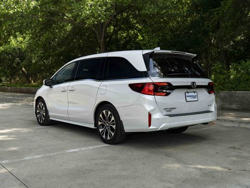 Certified 2025 Honda Odyssey Elite image 7
