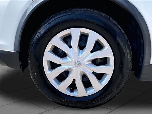 Used 2017 Nissan Rogue S FWD image 13