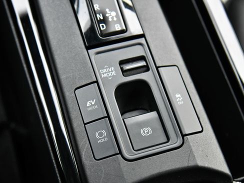 Used 2024 Toyota Prius LE image 26