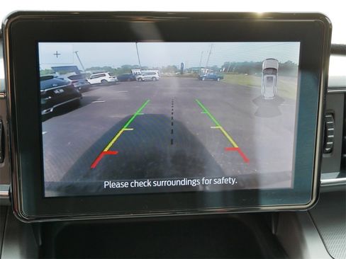 Used 2022 Ford Explorer XLT w/ Equipment Group 202A image 19