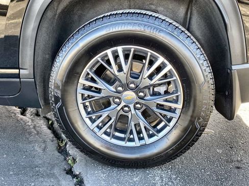 Certified 2026 Chevrolet Traverse LT w/ Driver Confidence Package image 24