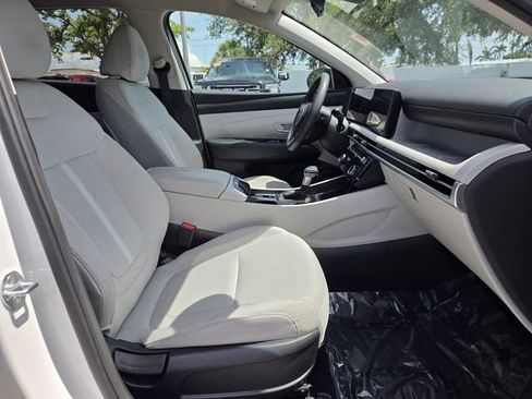Used 2025 Hyundai Tucson SEL FWD image 19