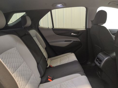 Used 2018 Chevrolet Equinox LT FWD image 19