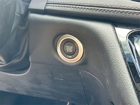 Used 2024 Chrysler Pacifica Pinnacle image 30