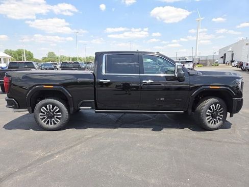 New 2026 GMC Sierra 3500 Denali Ultimate w/ LPO, Black Badging Package AWD/4WD image 28
