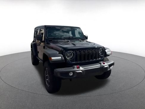 Used 2025 Jeep Wrangler Rubicon image 3