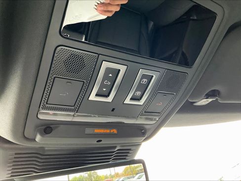 New 2026 Land Rover Range Rover Evoque S image 21