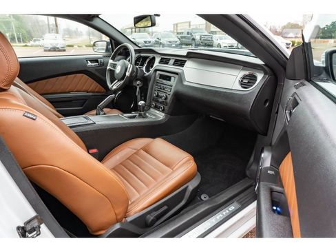 Used 2014 Ford Mustang GT Premium image 14