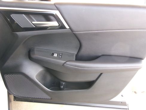 Used 2024 Mitsubishi Outlander SE image 15