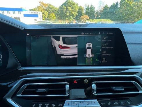 Used 2023 BMW X5 xDrive45e image 32