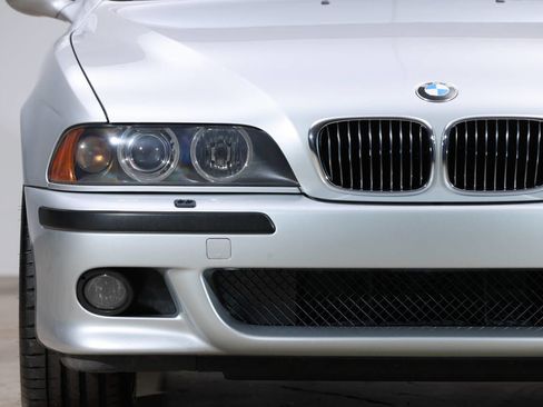 Used 2003 BMW M5 image 10