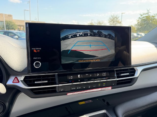 New 2026 Toyota Sienna XLE FWD image 18