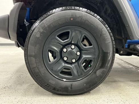 Used 2023 Jeep Wrangler Sport image 31