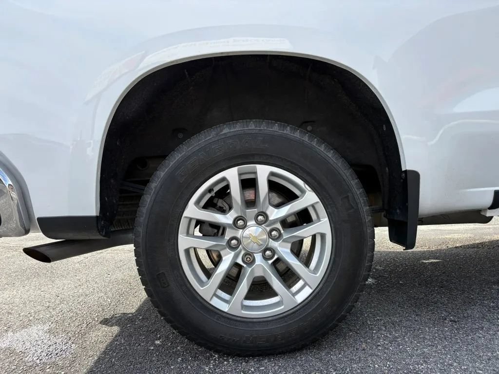 Used 2021 Chevrolet Silverado 1500 LT w/ Bed Protection Package AWD/4WD image 26