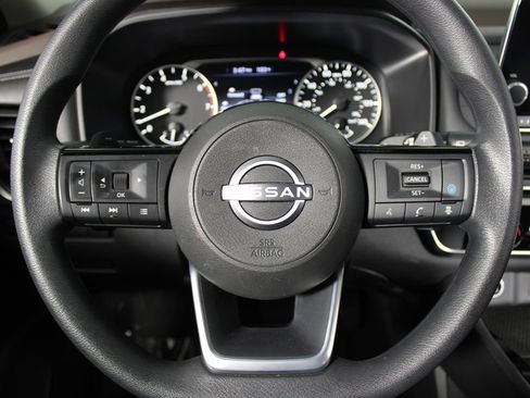 Used 2023 Nissan Rogue SV FWD image 12