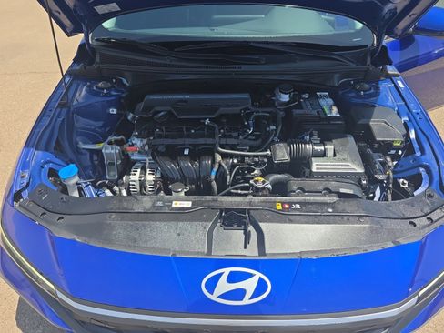 Used 2024 Hyundai Elantra SEL FWD image 21