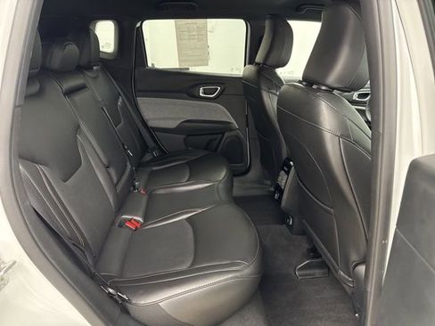 Used 2023 Jeep Compass Latitude AWD/4WD image 21