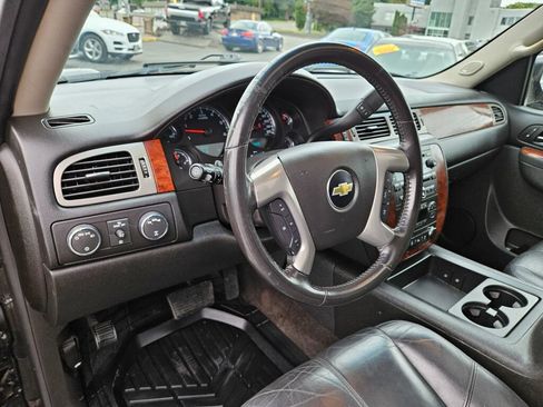 Used 2014 Chevrolet Suburban LT AWD/4WD image 17