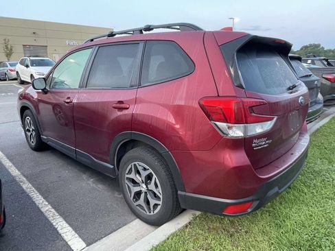 Used 2021 Subaru Forester Premium AWD/4WD image 3