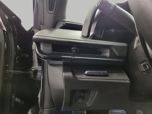 Used 2024 Chevrolet Corvette Z06 w/ Stealth Interior Trim Package image 11