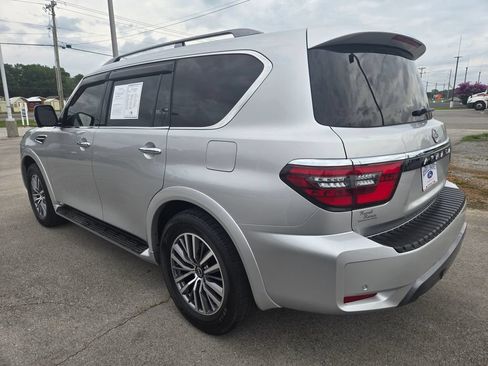Used 2023 Nissan Armada SL w/ Captain's Chairs Package RWD image 3
