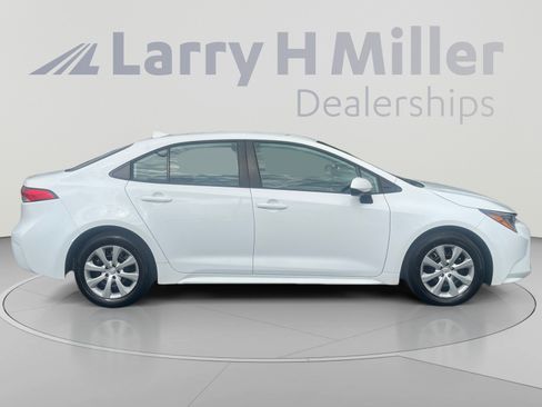 Certified 2025 Toyota Corolla LE FWD image 6