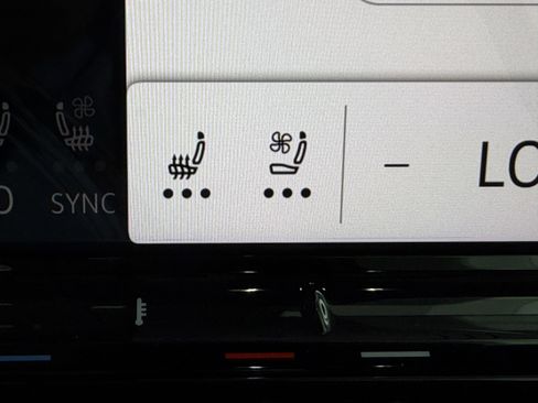 New 2026 Volkswagen Atlas Cross Sport SE image 17