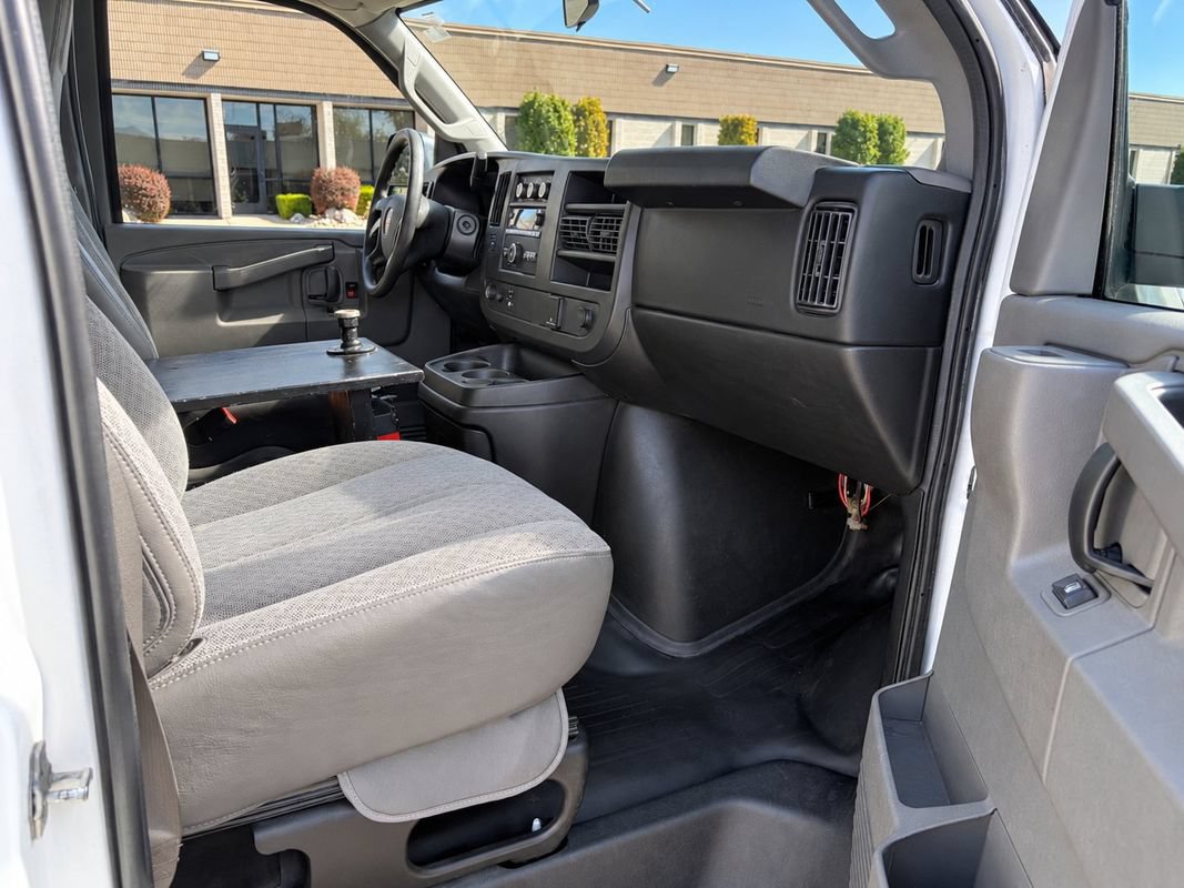 Used 2016 GMC Savana 2500 RWD image 23