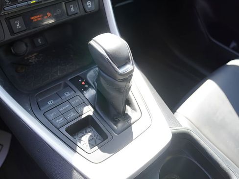 Used 2021 Toyota RAV4 XLE Premium image 27