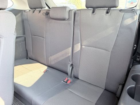 Used 2023 Toyota Highlander LE AWD/4WD image 23