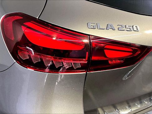 New 2026 Mercedes-Benz GLA 250 4MATIC image 5