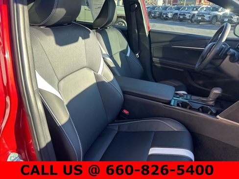 Used 2025 Toyota Camry SE image 6