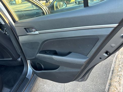 Used 2019 Hyundai Elantra SEL w/ Cargo Package image 15