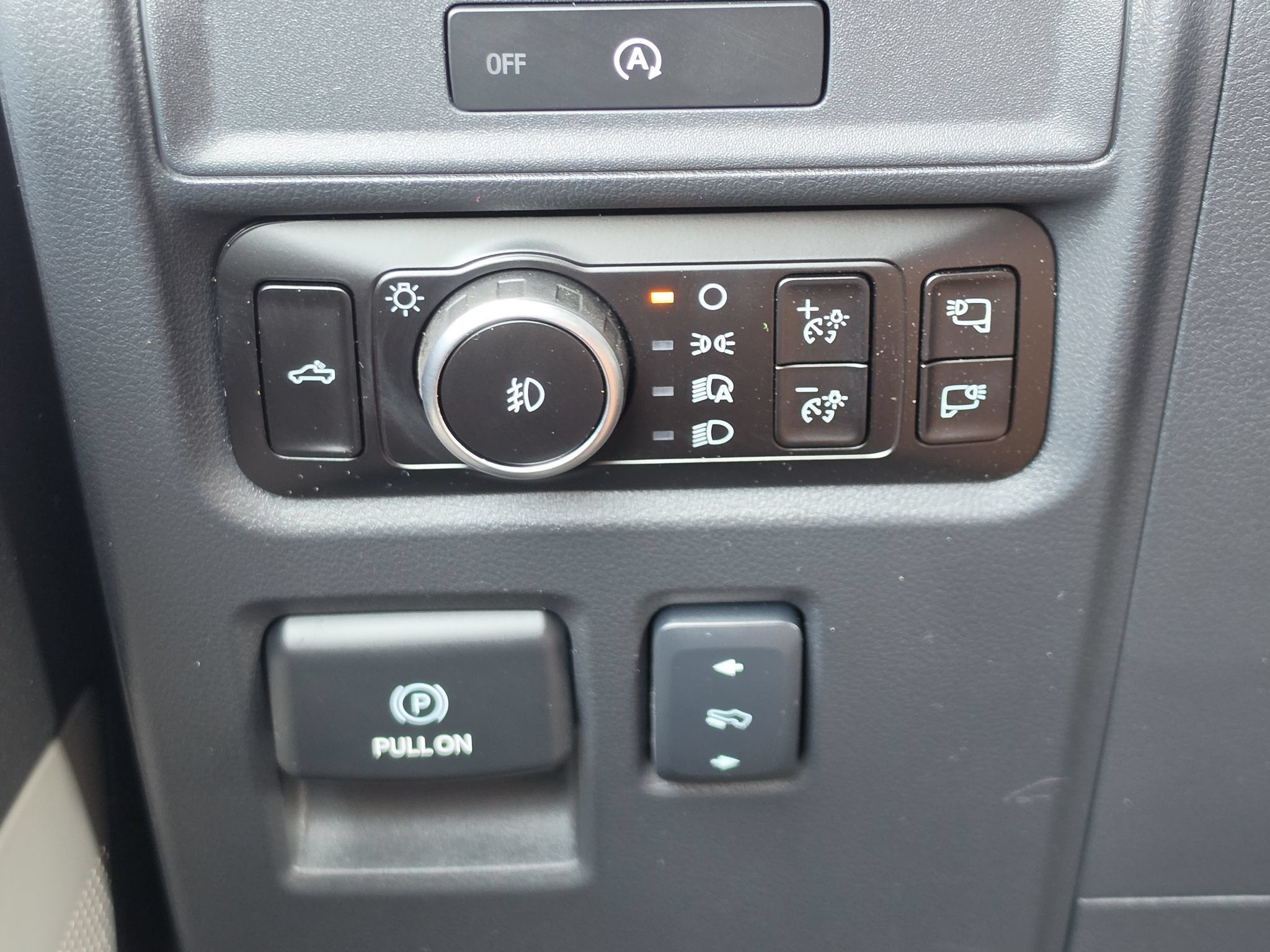 Used 2025 Ford F150 Platinum w/ Equipment Group 702A High AWD/4WD image 16