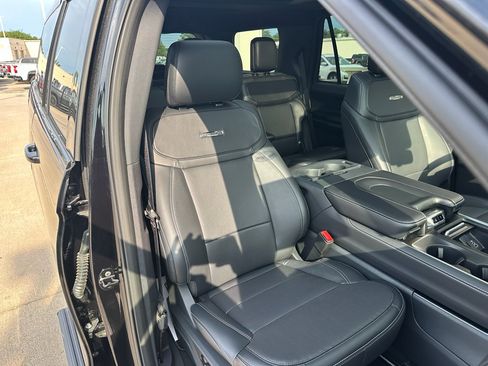 New 2025 Ford Expedition Platinum w/ Stealth Performance Package AWD/4WD image 32