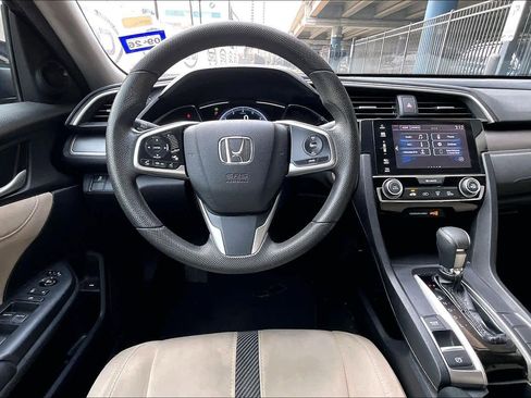 Used 2017 Honda Civic EX image 5