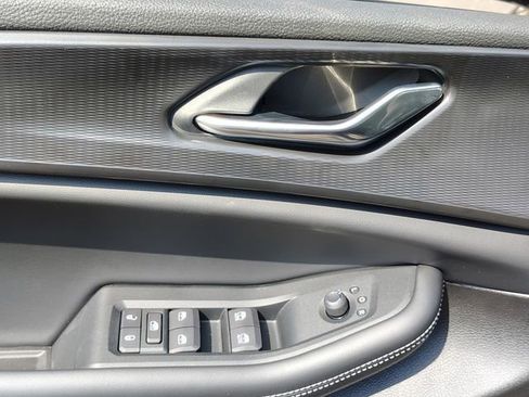 New 2025 Jeep Grand Cherokee L Altitude image 12