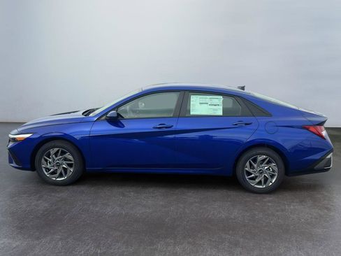 New 2026 Hyundai Elantra Blue image 7