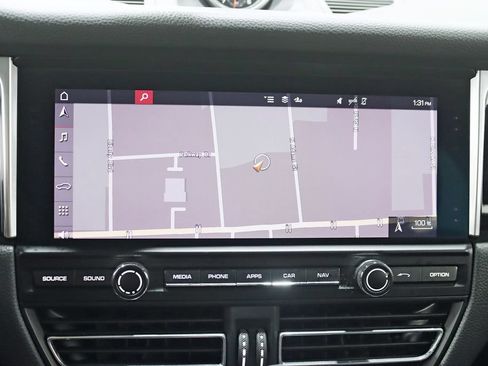 Used 2021 Porsche Macan AWD/4WD image 15