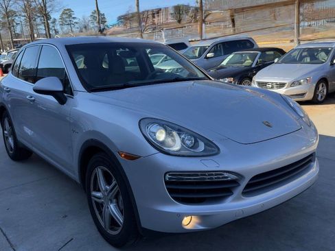 Used 2011 Porsche Cayenne S image 15