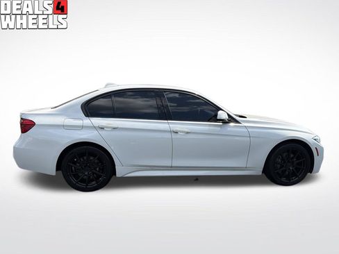 Used 2017 BMW 330i xDrive Sedan AWD/4WD image 6