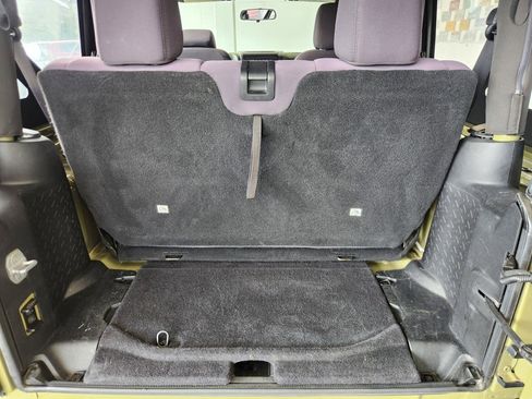 Used 2013 Jeep Wrangler Sport w/ Connectivity Group AWD/4WD image 10