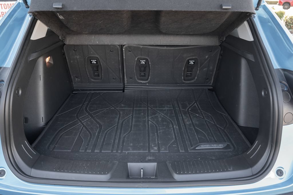 Used 2026 Chevrolet Trax LT w/ LT Convenience Package FWD image 33