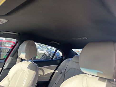 Used 2023 Genesis G70 2.0T image 14