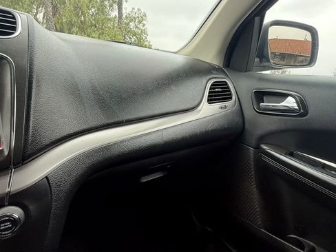 Used 2019 Dodge Journey Crossroad image 28