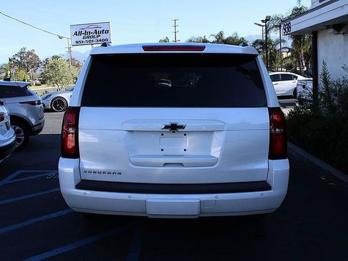 Used 2017 Chevrolet Suburban LT RWD image 22