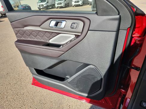 New 2026 Ford Explorer Platinum w/ LUX Leather Package image 13