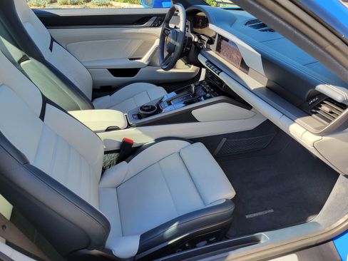 Certified 2025 Porsche 911 Carrera image 28